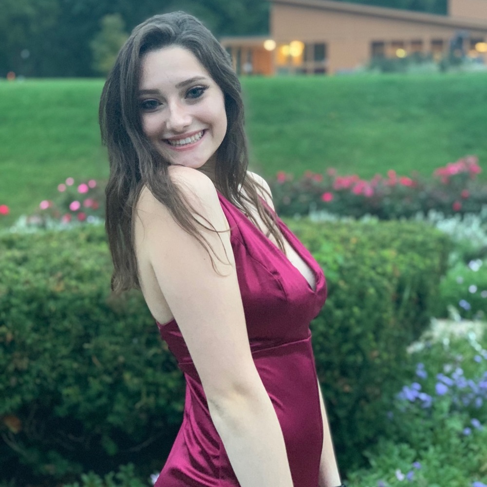 Meet your Posher, Kayla